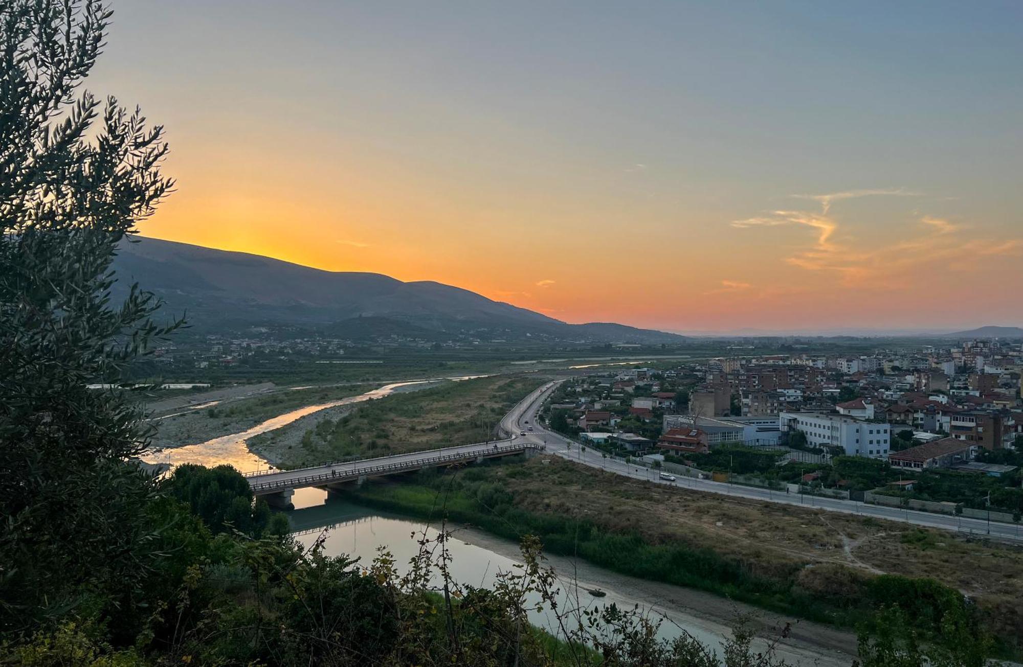 Gasthaus Bujtina Musta Berat Exterior foto