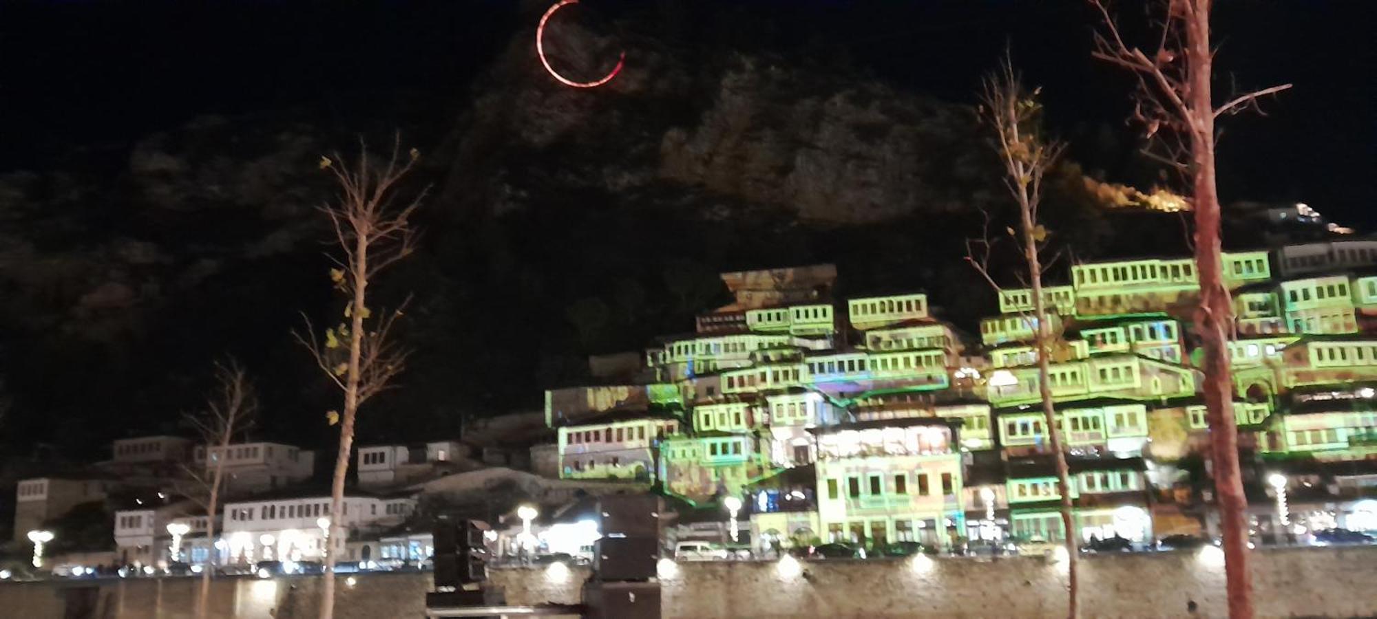 Gasthaus Bujtina Musta Berat Exterior foto
